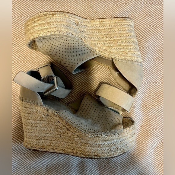 Marc Fisher Shoes - EUC Marc Fisher Women's Adalyn Espadrille Wedge Sandal Size 7